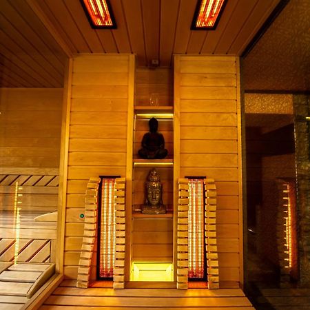 Hotel Villa Classica Pápa Dış mekan fotoğraf