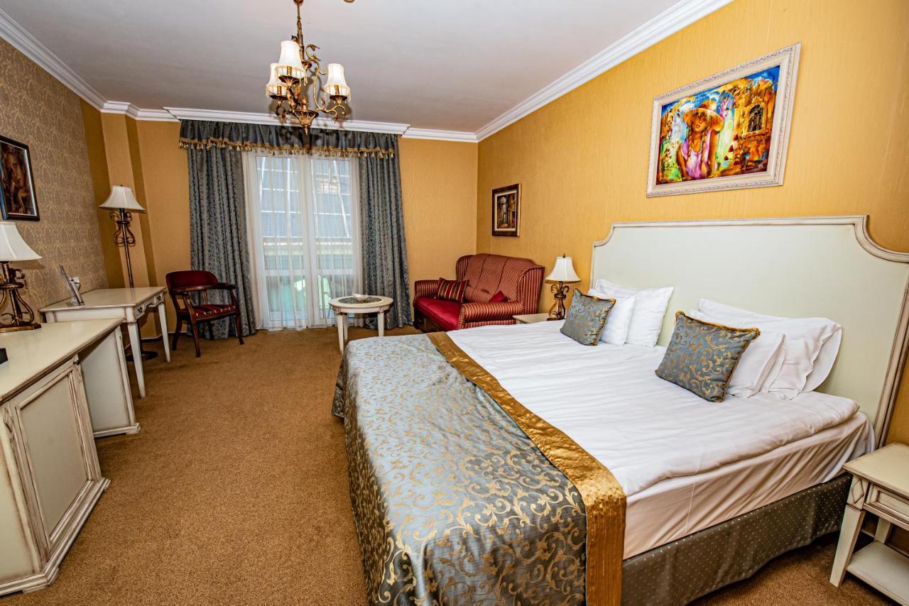 Hotel Villa Classica Pápa Dış mekan fotoğraf