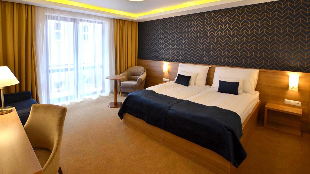 Hotel Villa Classica Pápa Dış mekan fotoğraf