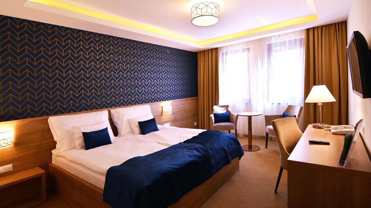 Hotel Villa Classica Pápa Dış mekan fotoğraf
