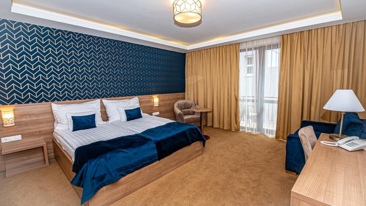 Hotel Villa Classica Pápa Dış mekan fotoğraf