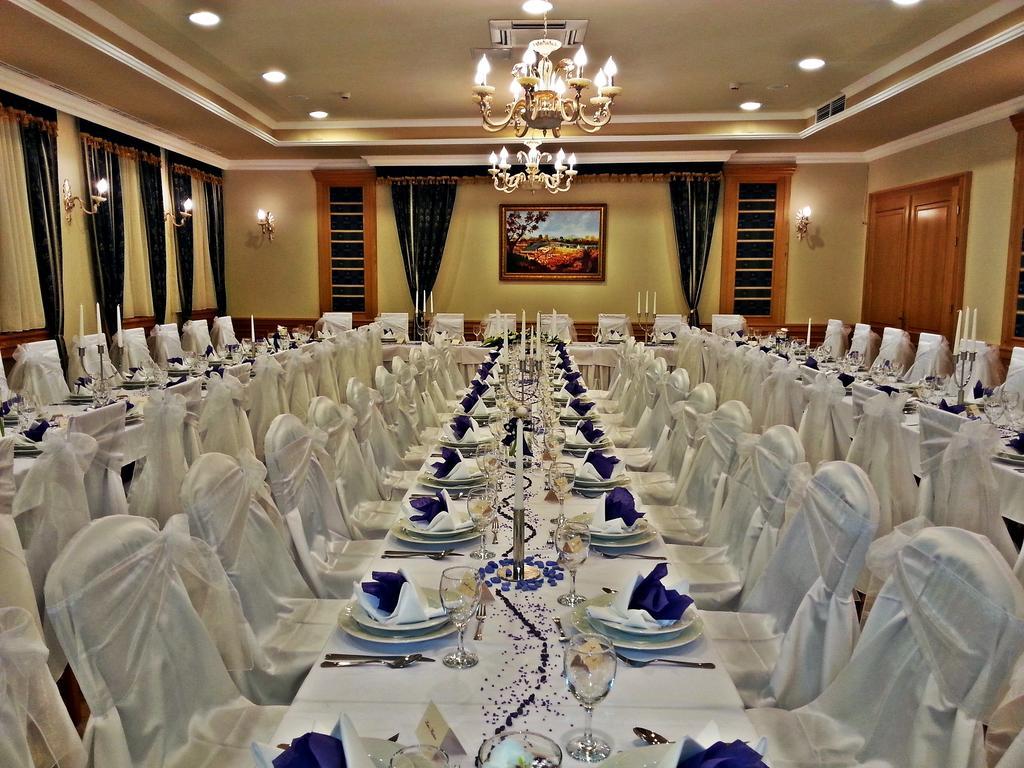 Hotel Villa Classica Pápa Dış mekan fotoğraf